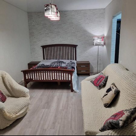 Шерлок Apartment เครเมนชุก ภายนอก รูปภาพ